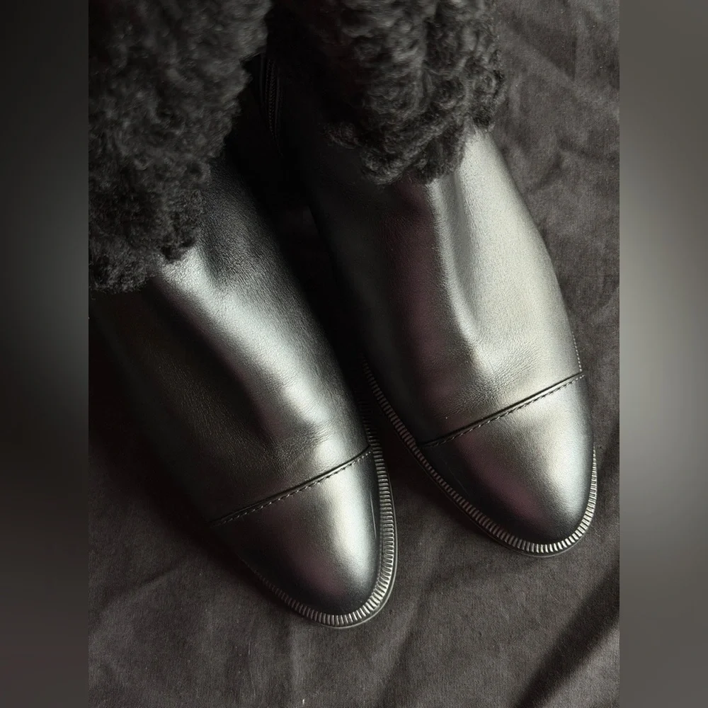 🖤CHANEL🖤Shearling Fur 'CC' Leather Logo Biker Boots
